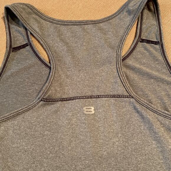 Medium Layer 8 Tank Top - Picture 5 of 8
